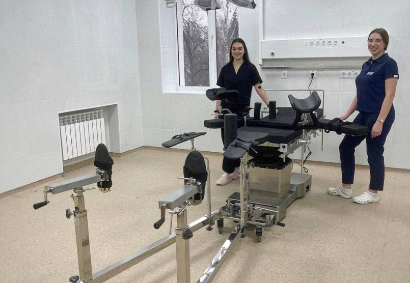 Операційний стіл з рамою для ортопедичного витягування для лікарні Хмельницької області